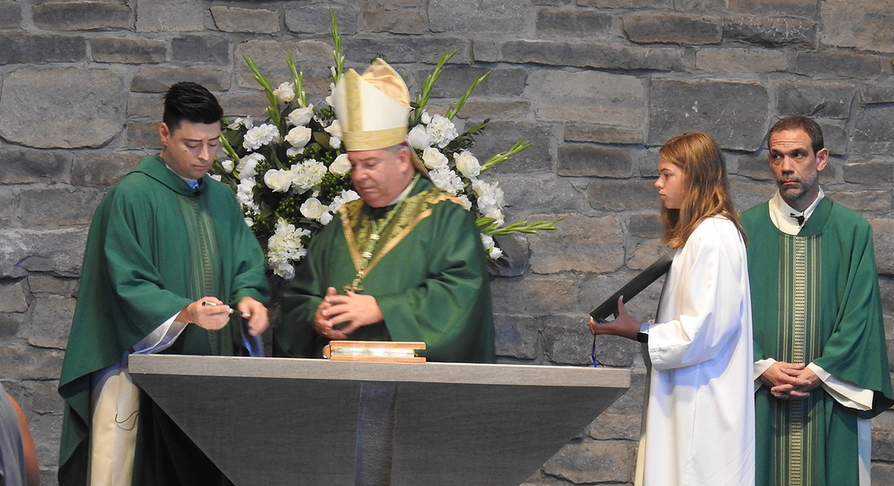 Father Terry Grachanin installed as St. Noel Parish pastor