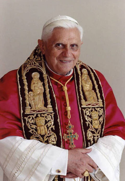 Pope emeritus benedict xvi red stole